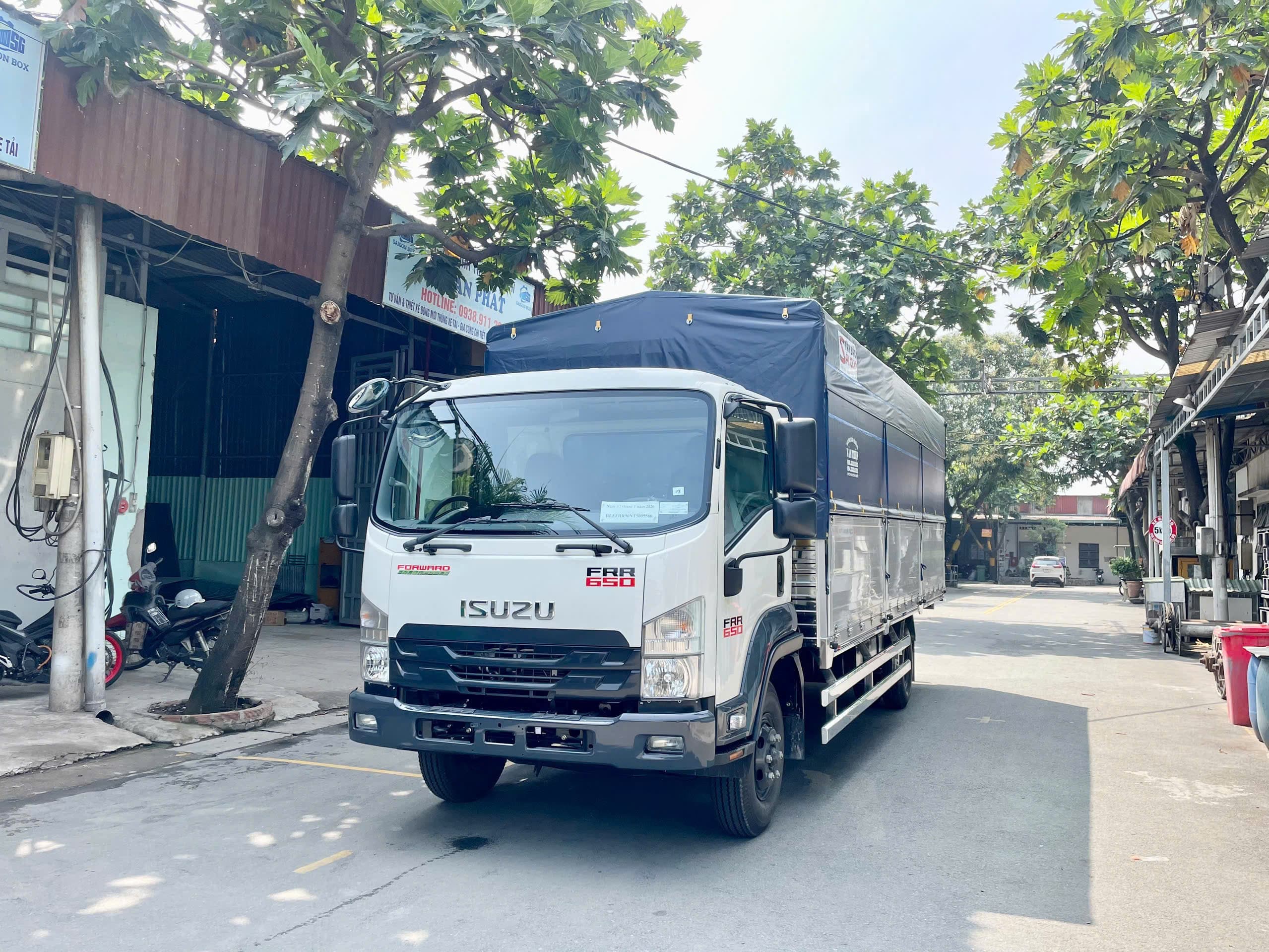 Xe tải Isuzu FRR 650 thùng bạt bửng nhôm 6.6 tấn - Isuzu Thăng Long