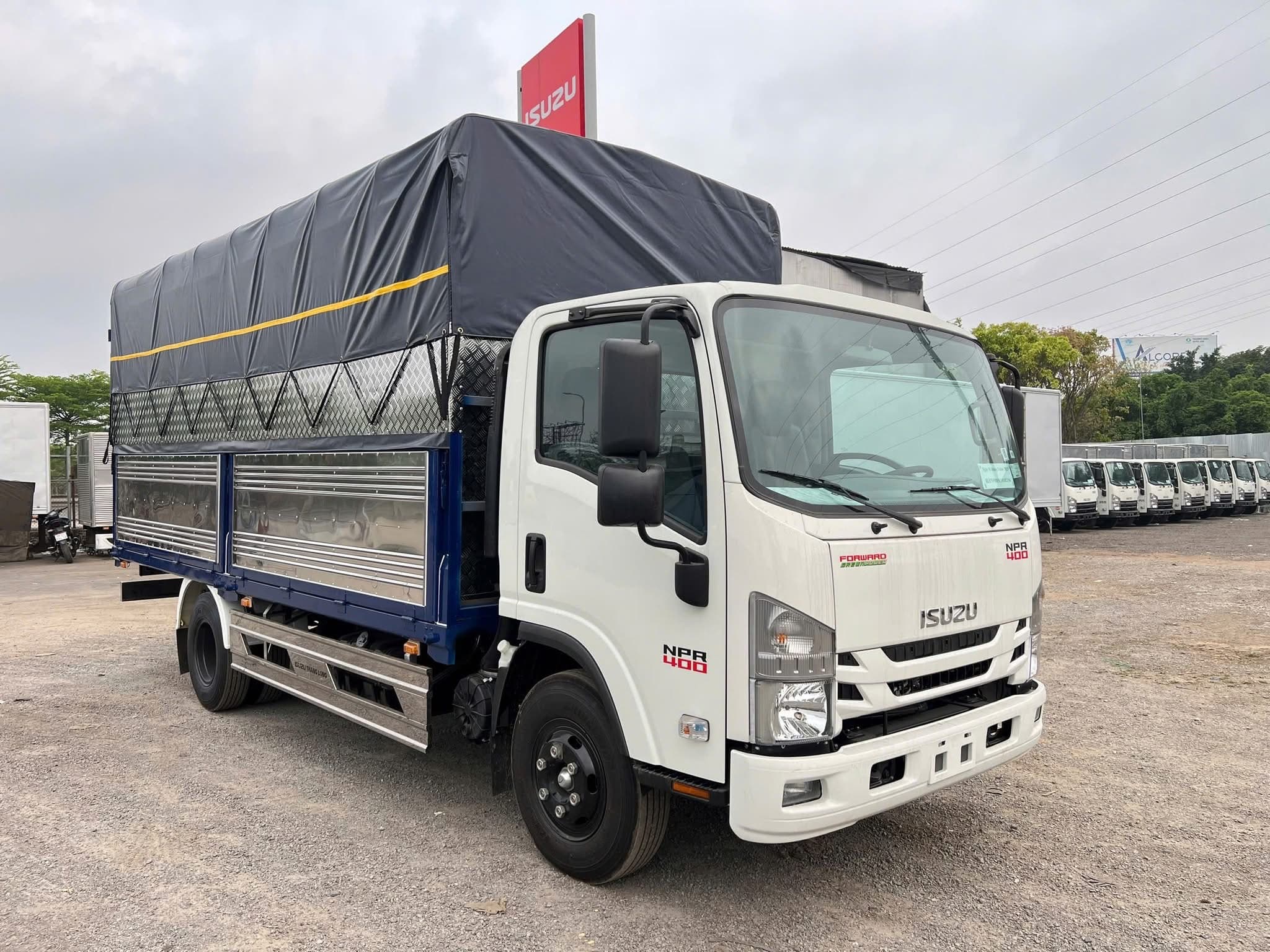Xe tải Isuzu NPR 400 thùng bạt 3.9 tấn - Isuzu Thăng Long