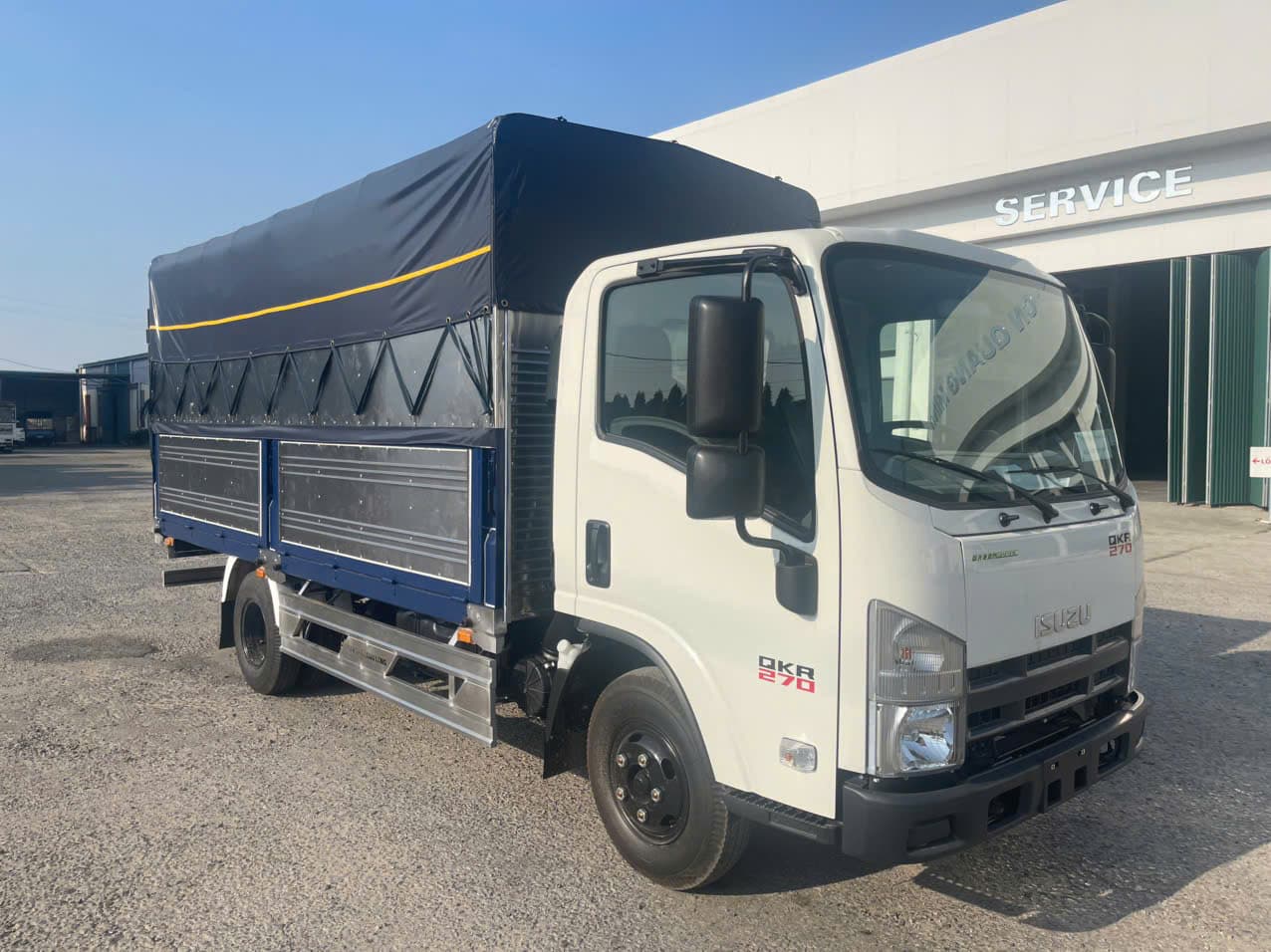 Xe tải Isuzu QKR 270 thùng bạt 2.5 tấn - Isuzu Thăng Long