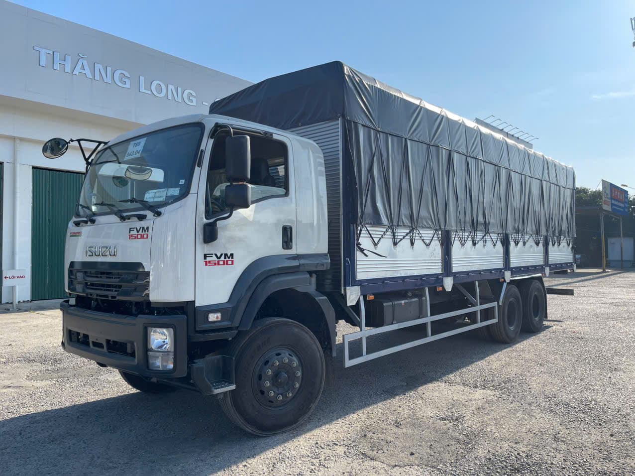 Xe tải Isuzu FVM 1500 thùng bạt 15 tấn - Isuzu Thăng Long