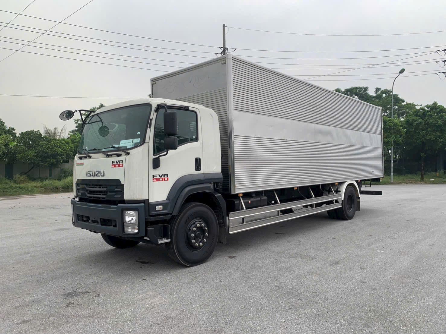 Xe tải Isuzu FVR 900 thùng kín 7.6 tấn - Isuzu Thăng Long