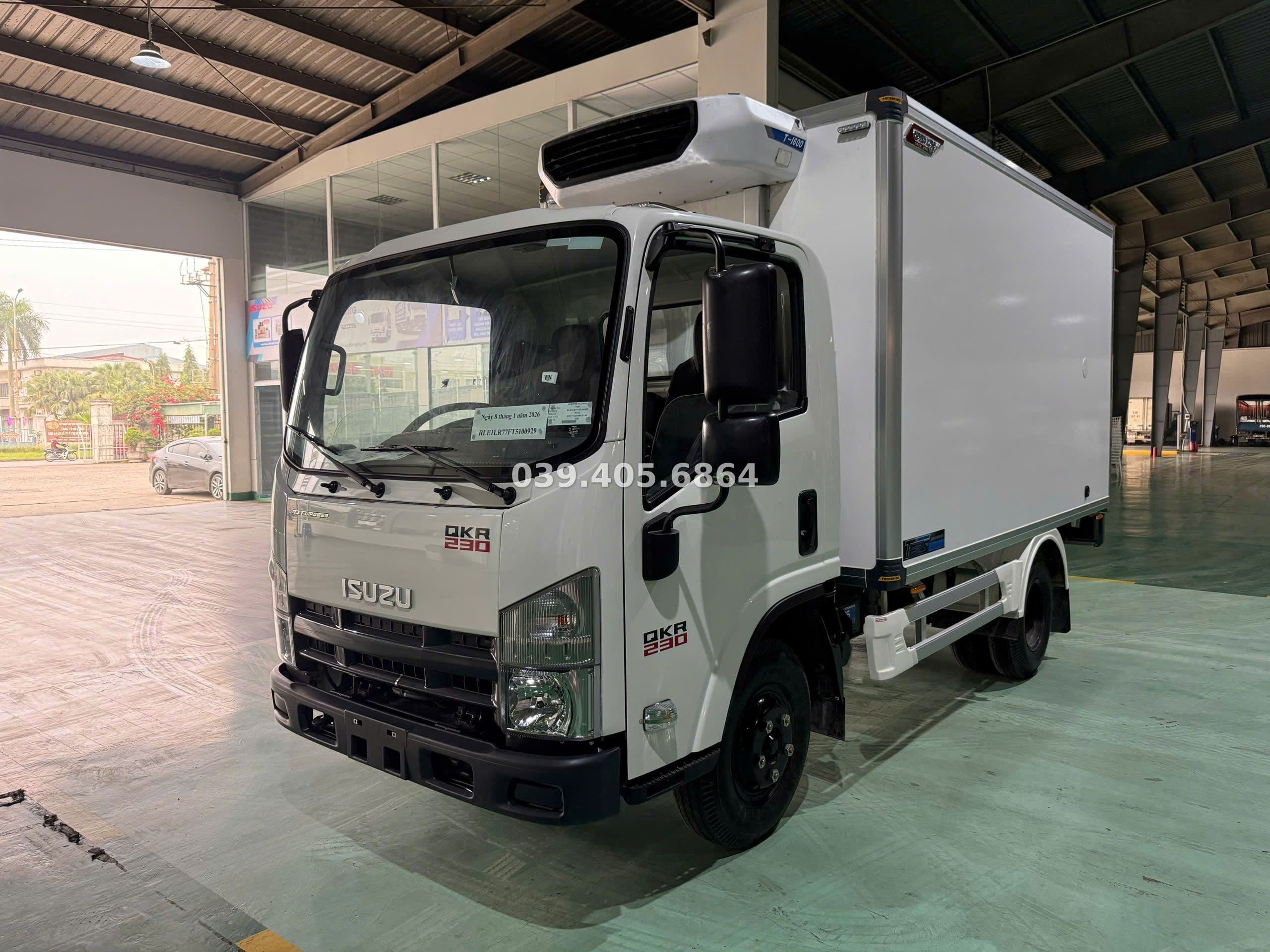 Xe tải Isuzu QKR 230 thùng đông lạnh Quyền Auto 2.2 tấn - Isuzu Thăng Long