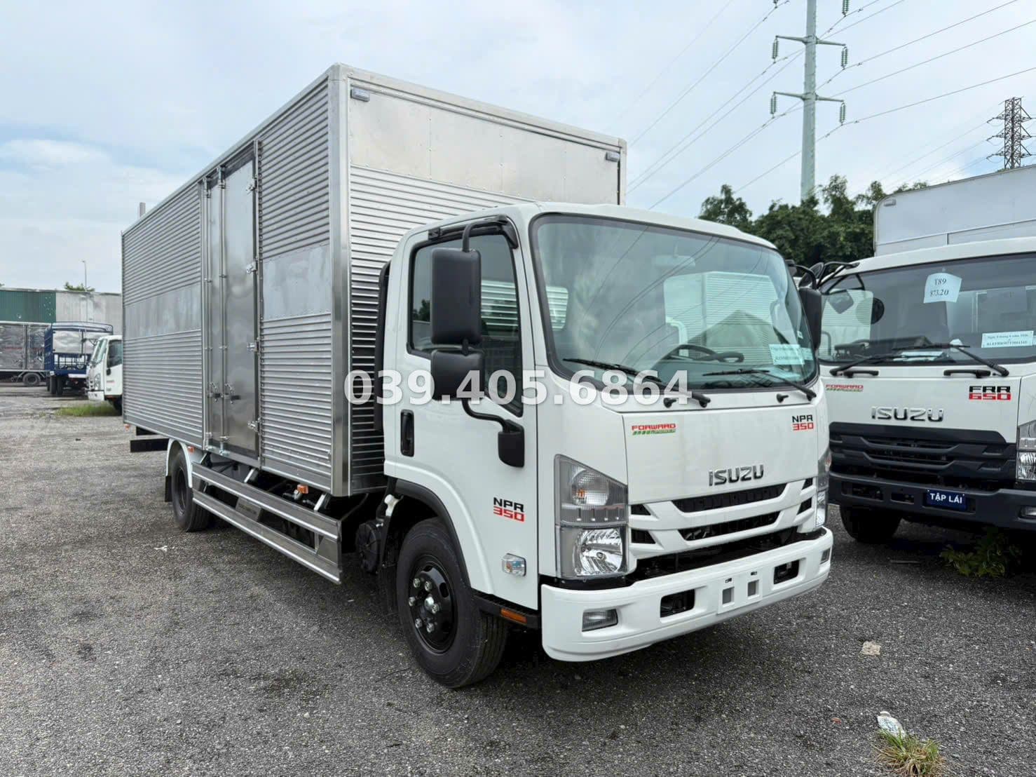 Xe tải Isuzu NPR 350 thùng kín 3.5 tấn - Isuzu Thăng Long